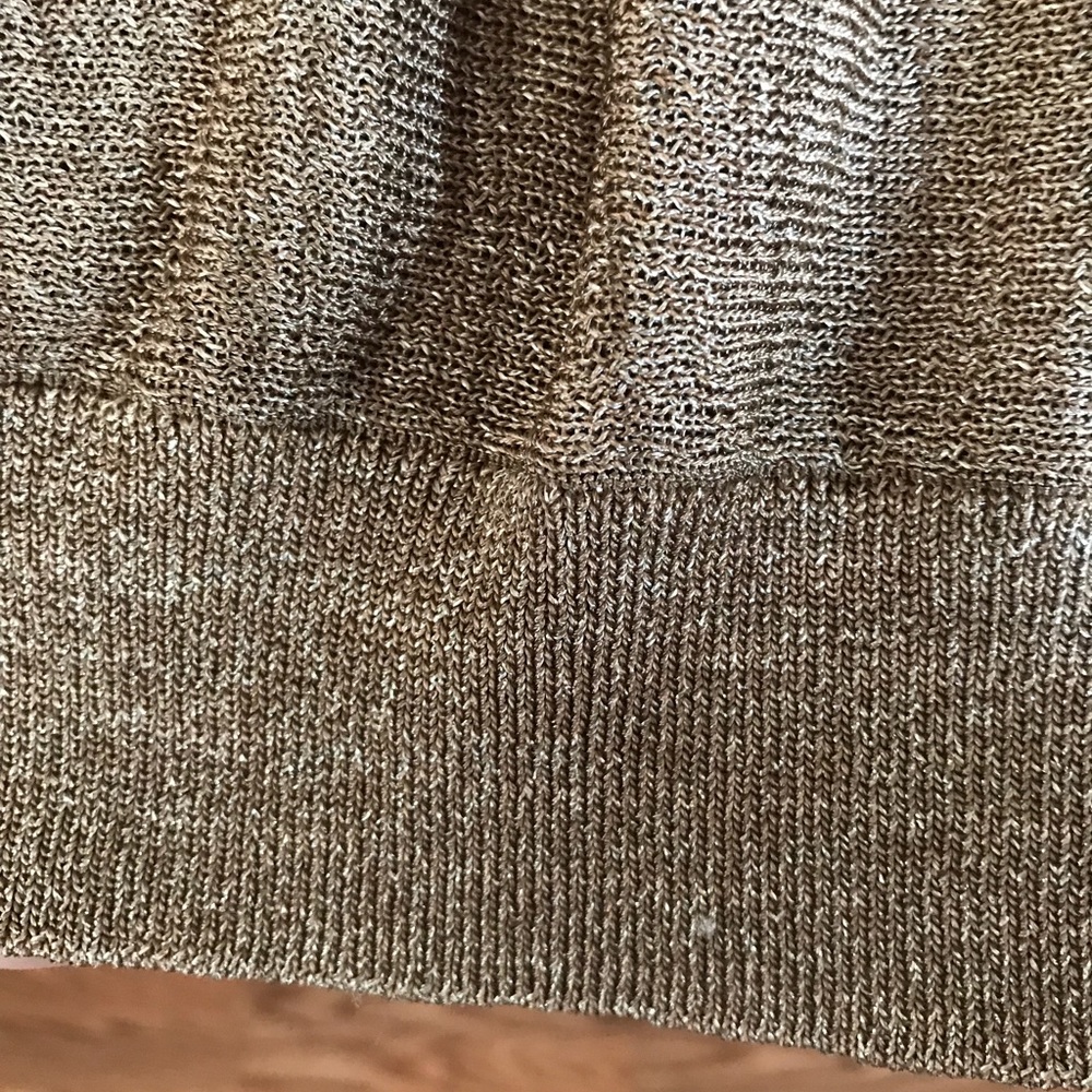 NWOT. Golden sweater - Picture 6 of 7